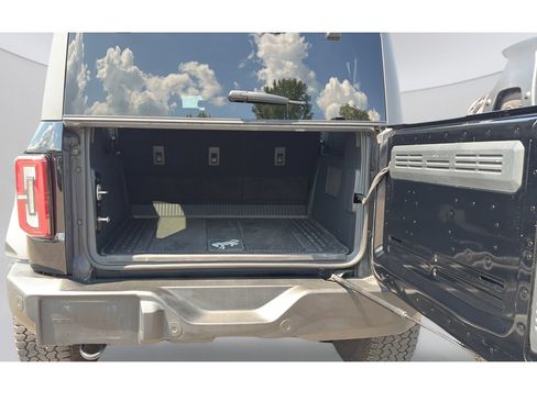 Certified 2025 Ford Bronco Outer Banks w/ Sasquatch Package AWD/4WD image 36