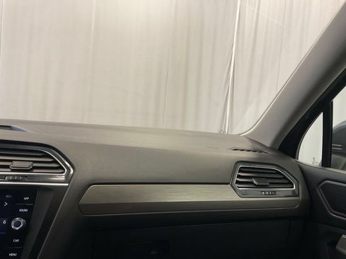 Used 2019 Volkswagen Tiguan SE AWD/4WD image 24