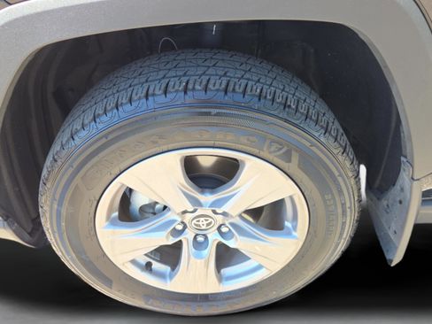 Certified 2025 Toyota RAV4 LE image 21