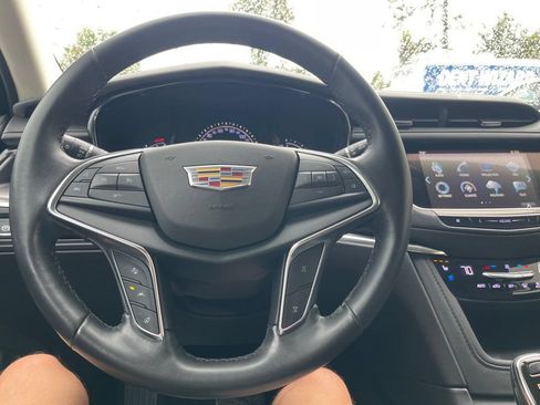 Used 2019 Cadillac XT5 Premium Luxury FWD image 12