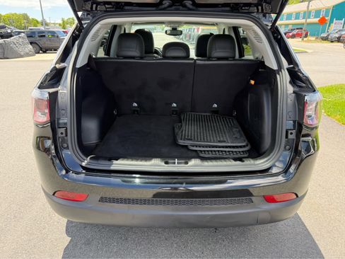 Used 2021 Jeep Compass Latitude w/ Sun and Sound Group AWD/4WD image 7