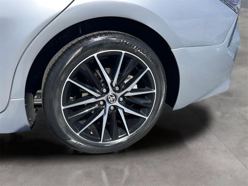 Used 2023 Toyota Camry SE image 6