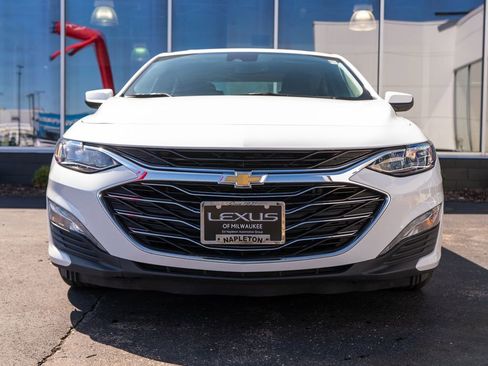 Used 2024 Chevrolet Malibu LT FWD image 2