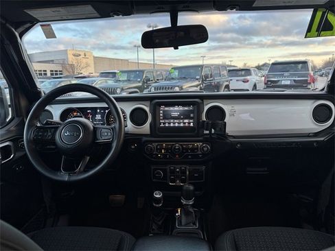 Used 2021 Jeep Wrangler Unlimited Islander image 14