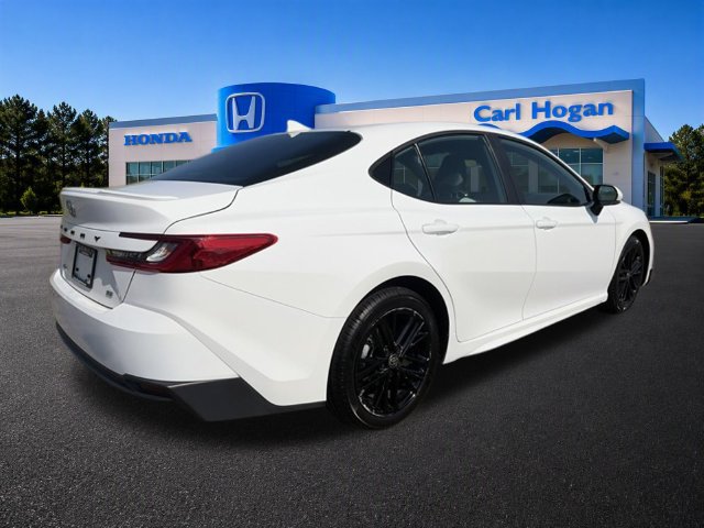 Used 2025 Toyota Camry SE FWD image 3