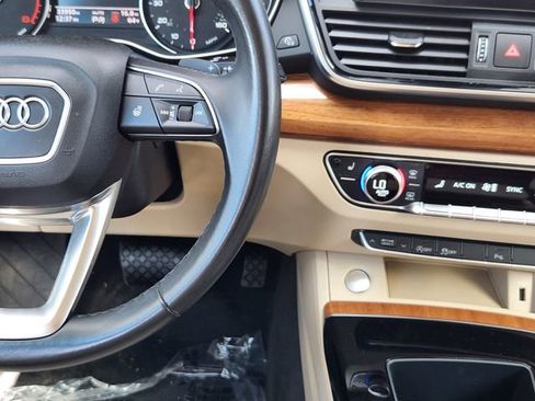 Used 2023 Audi Q5 2.0T Premium w/ Convenience Package image 27