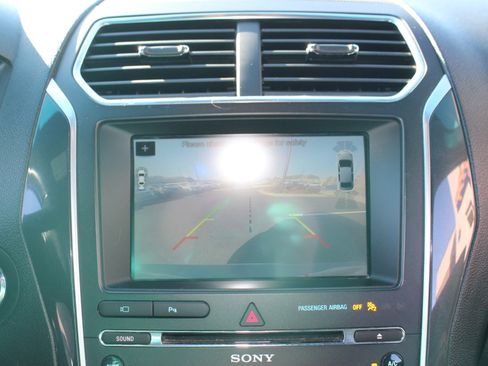 Used 2017 Ford Explorer Limited image 22