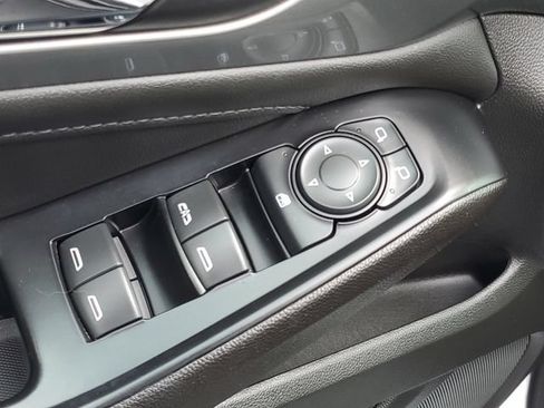 Certified 2023 Chevrolet Traverse LT FWD image 17