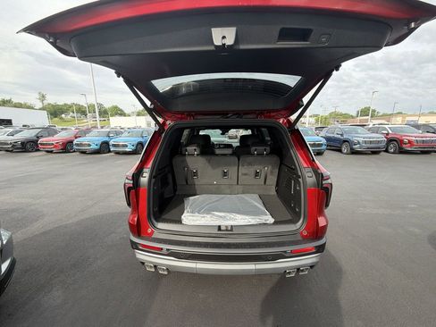New 2026 Chevrolet Traverse LT FWD image 30