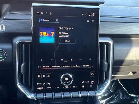 Used 2025 GMC Acadia Elevation image 14