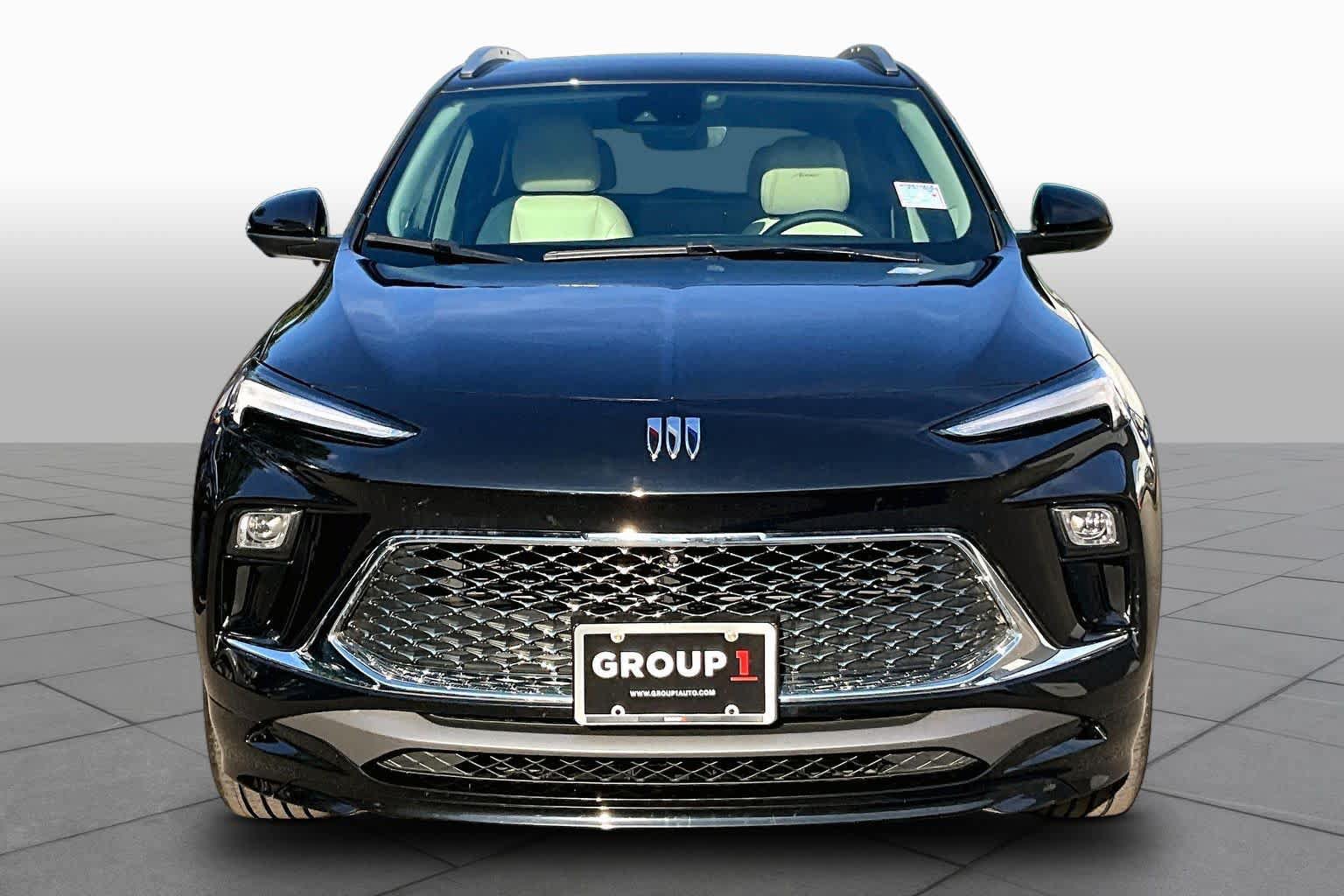 Used 2024 Buick Encore GX Avenir w/ Avenir Technology Package FWD image 3