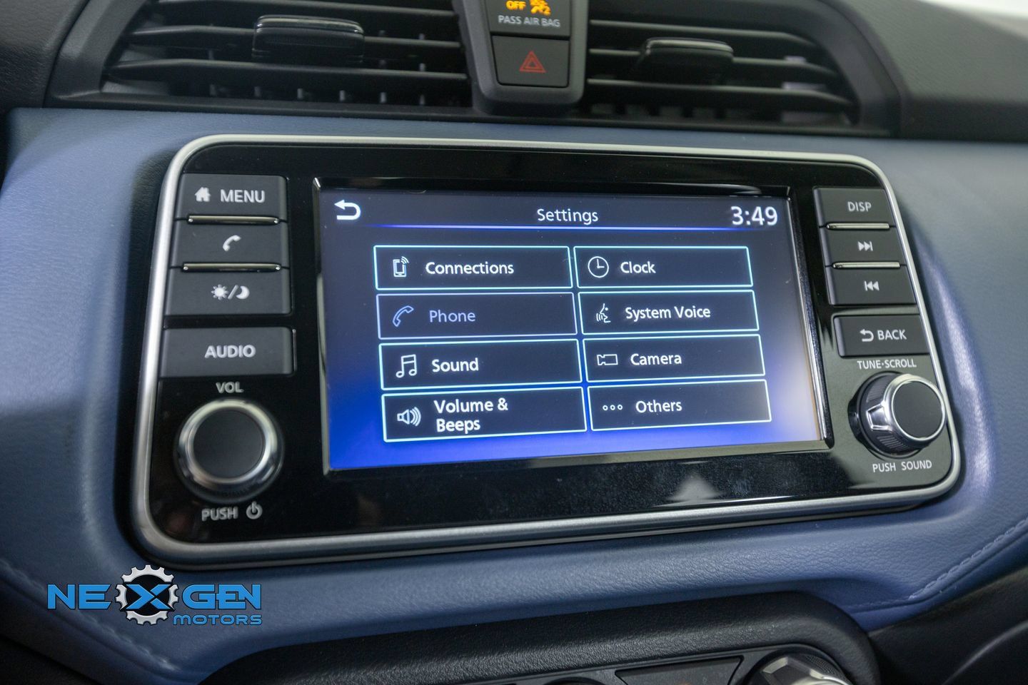 Used 2025 Nissan Versa SV w/ Trunk Package FWD image 21