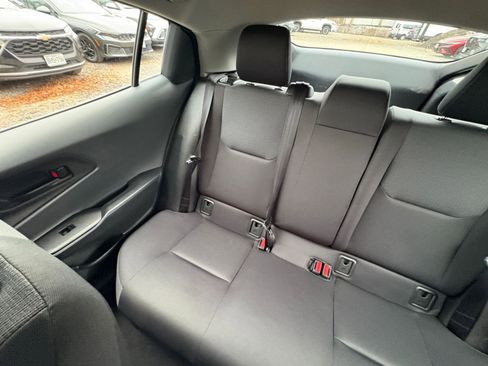 Used 2025 Toyota Prius LE image 36