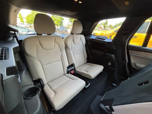 Used 2025 Volvo XC90 T8 Plus w/ Protection Package Premier AWD/4WD image 40