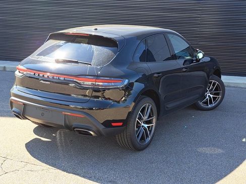 Certified 2026 Porsche Macan image 7