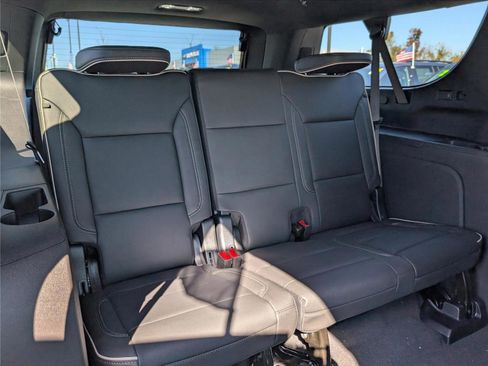 New 2026 Chevrolet Suburban Premier image 9