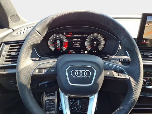 Used 2025 Audi SQ5 Premium Plus w/ Premium Plus Package image 9