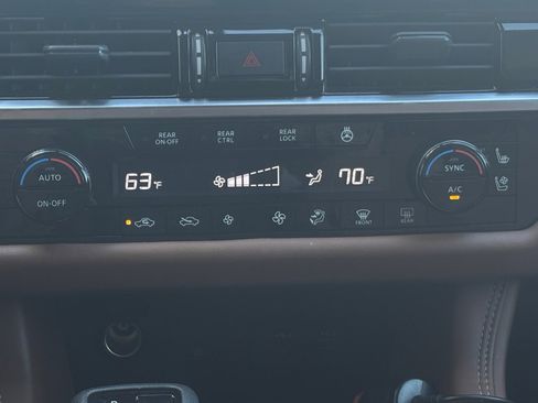 Used 2024 Nissan Pathfinder Platinum w/ Cargo Package image 4