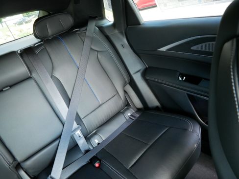 Used 2026 Cadillac Lyriq Premium Luxury w/ LPO, Floor Liner Package AWD/4WD image 12