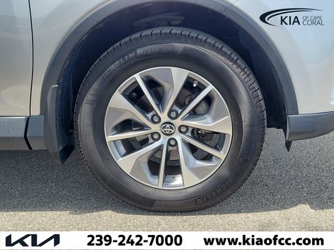 Used 2016 Toyota RAV4 XLE AWD/4WD image 11