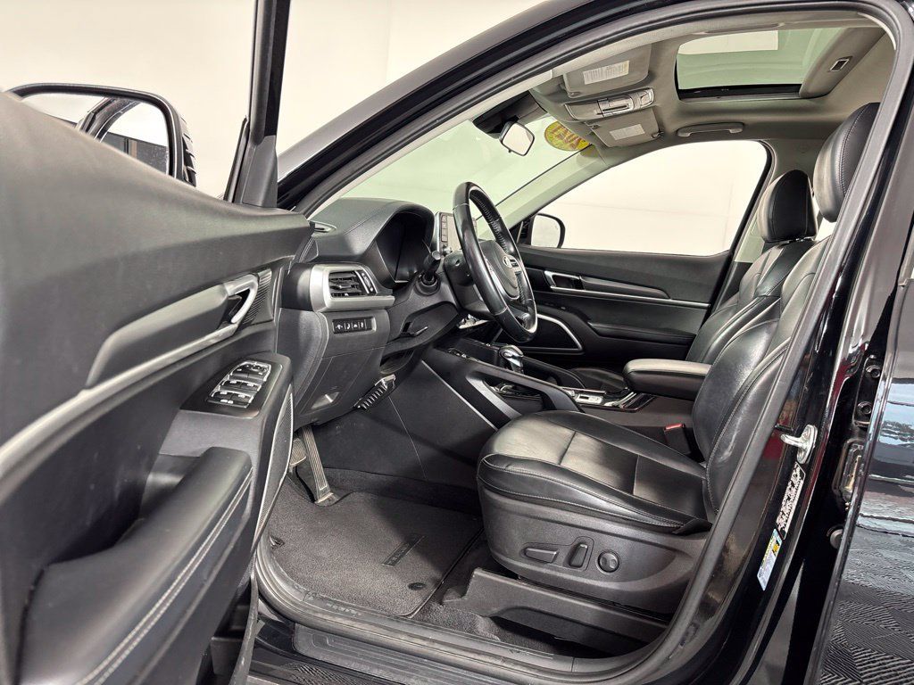 Used 2021 Kia Telluride S AWD/4WD image 29