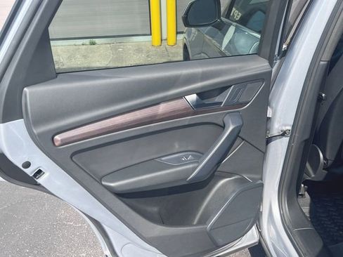 Used 2022 Audi Q5 2.0T Premium image 34