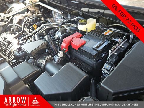 New 2025 Mitsubishi Outlander SE image 16