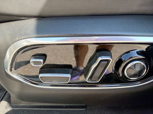 Used 2021 Jeep Grand Cherokee L Overland w/ Luxury Tech Group IV image 19