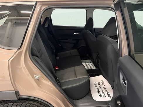 Used 2025 Nissan Rogue SV AWD/4WD image 1