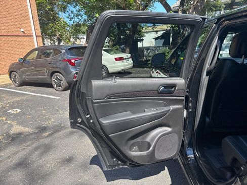 Used 2021 Jeep Grand Cherokee High Altitude AWD/4WD image 13