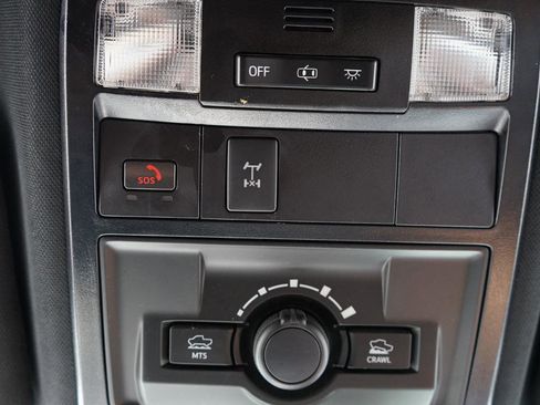 Used 2023 Toyota Tacoma TRD Off-Road AWD/4WD image 17
