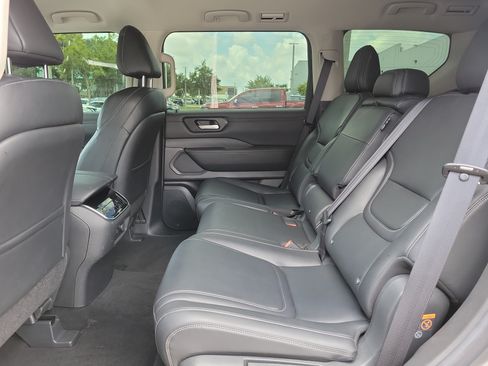 Certified 2025 Nissan Armada SV RWD image 17