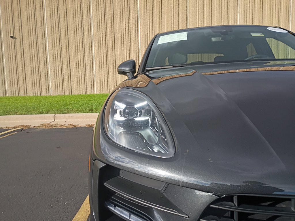 Certified 2021 Porsche Macan AWD/4WD image 6