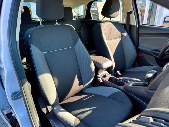 Used 2012 Ford Focus SE FWD image 21