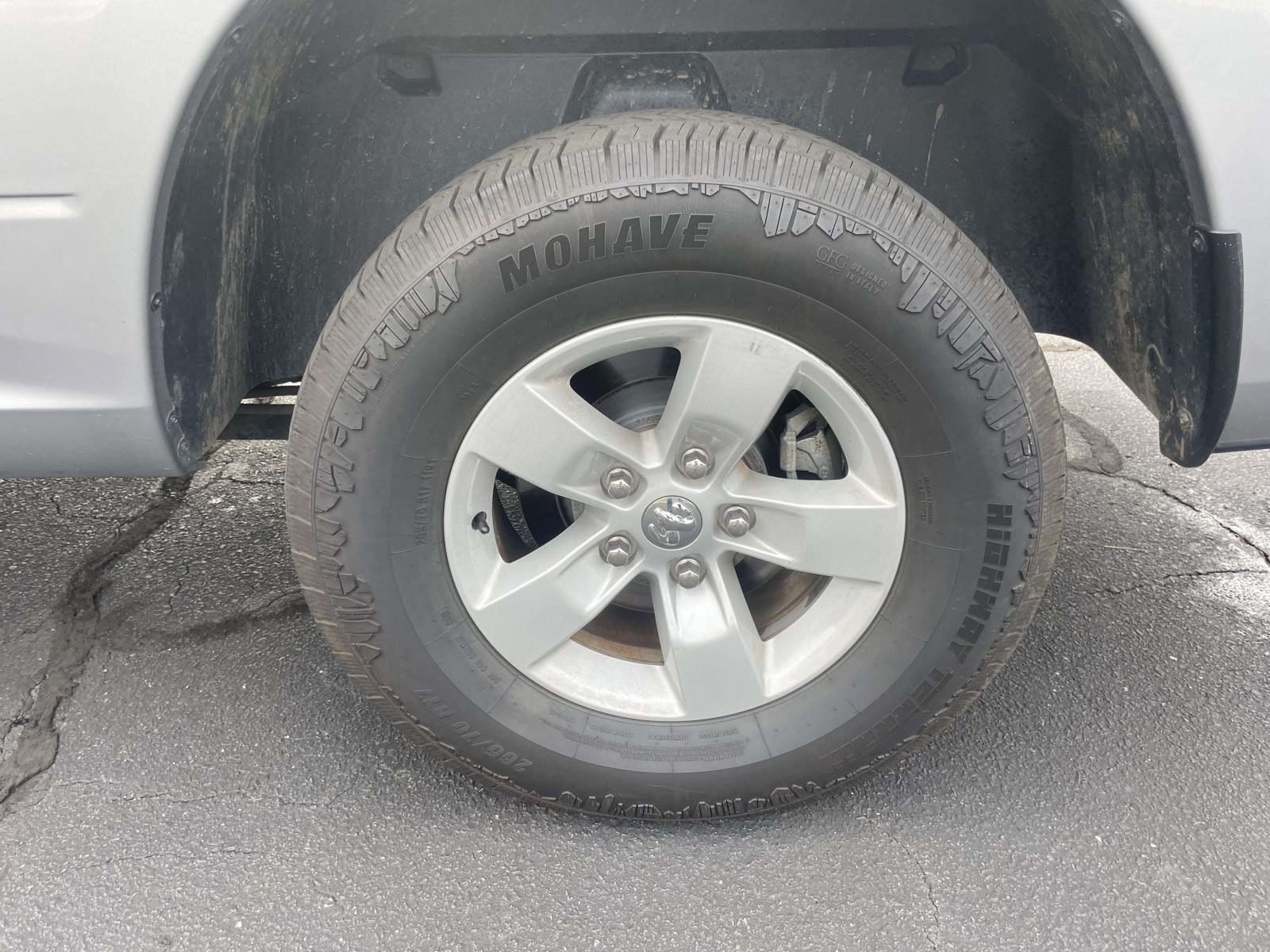 Used 2024 RAM 1500 Classic SLT AWD/4WD image 7