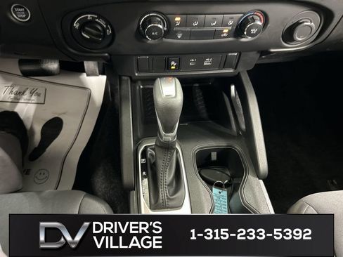 Used 2024 Nissan Frontier S w/ Technology Package AWD/4WD image 17