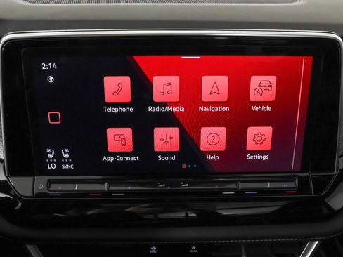 Used 2025 Volkswagen Atlas Cross Sport SEL Premium R-Line AWD/4WD image 31