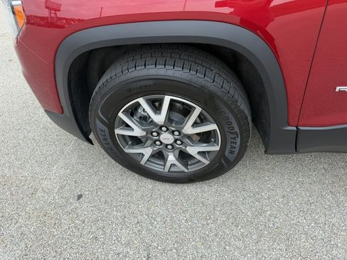 Certified 2021 GMC Acadia SLE w/ Driver Convenience Package AWD/4WD image 16