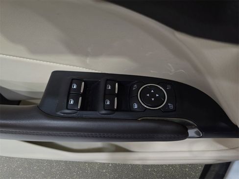 Used 2015 Lincoln MKC AWD w/ Equipment Group 102A Reserve image 31