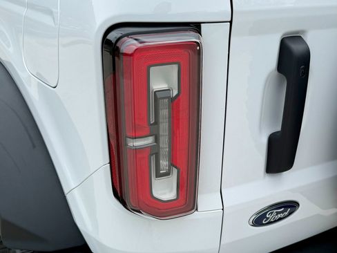 Used 2023 Ford Bronco Wildtrak AWD/4WD image 40