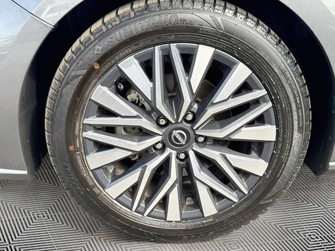 Used 2024 Nissan Altima 2.5 SV FWD image 28