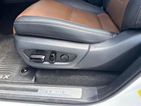 Used 2024 Lexus GX 550 w/ Accessory Package (2T) AWD/4WD image 24