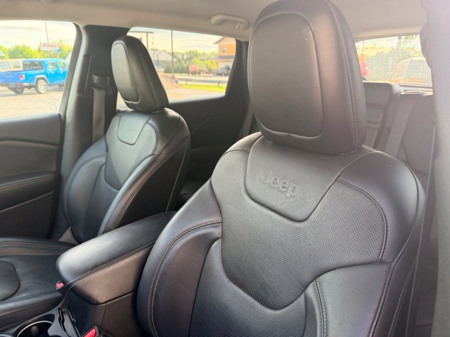 Used 2019 Jeep Cherokee Limited w/ Luxury Group AWD/4WD image 22