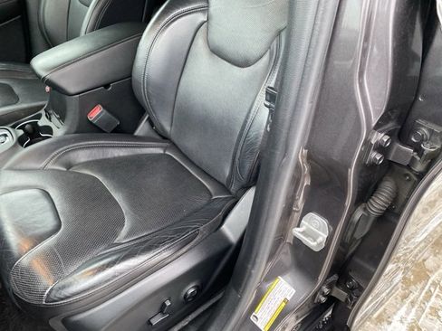 Certified 2019 Jeep Cherokee Limited w/ Trailer Tow Group image 18