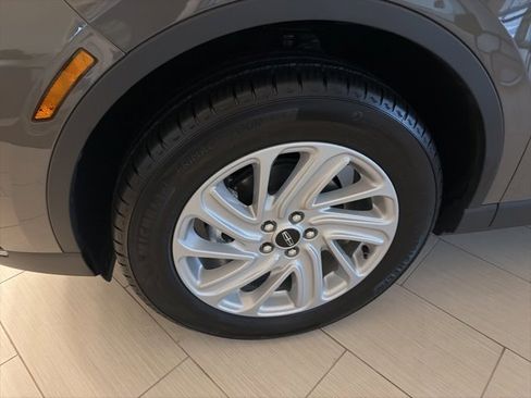 New 2026 Lincoln Corsair Premiere image 6