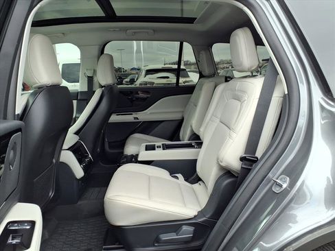 Used 2025 Lincoln Aviator Reserve w/ Illumination Package image 10