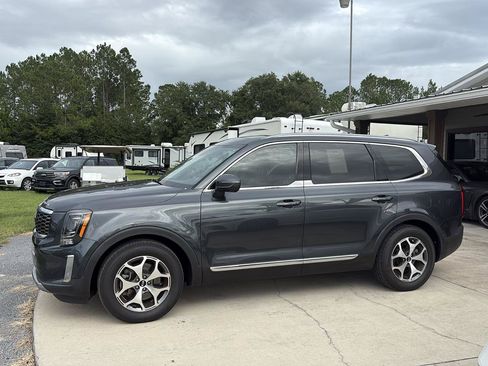 Used 2020 Kia Telluride EX w/ Towing Package FWD image 8