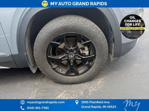 Used 2024 Volkswagen Atlas Peak Edition SEL AWD/4WD image 32