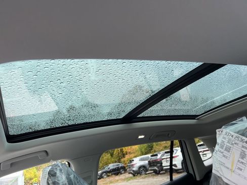 New 2026 Volkswagen Tiguan SE image 16