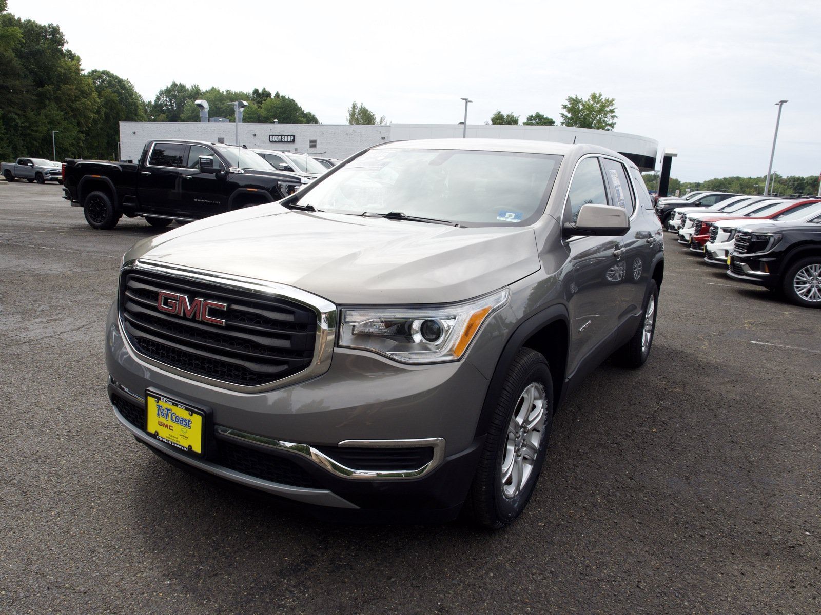 Certified 2019 GMC Acadia SLE FWD image 1